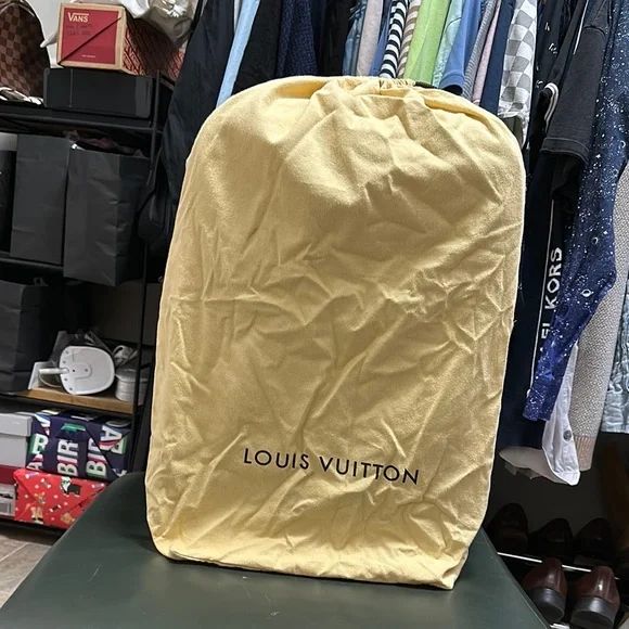 Louis Vuitton suitcase - Picture 2 of 16